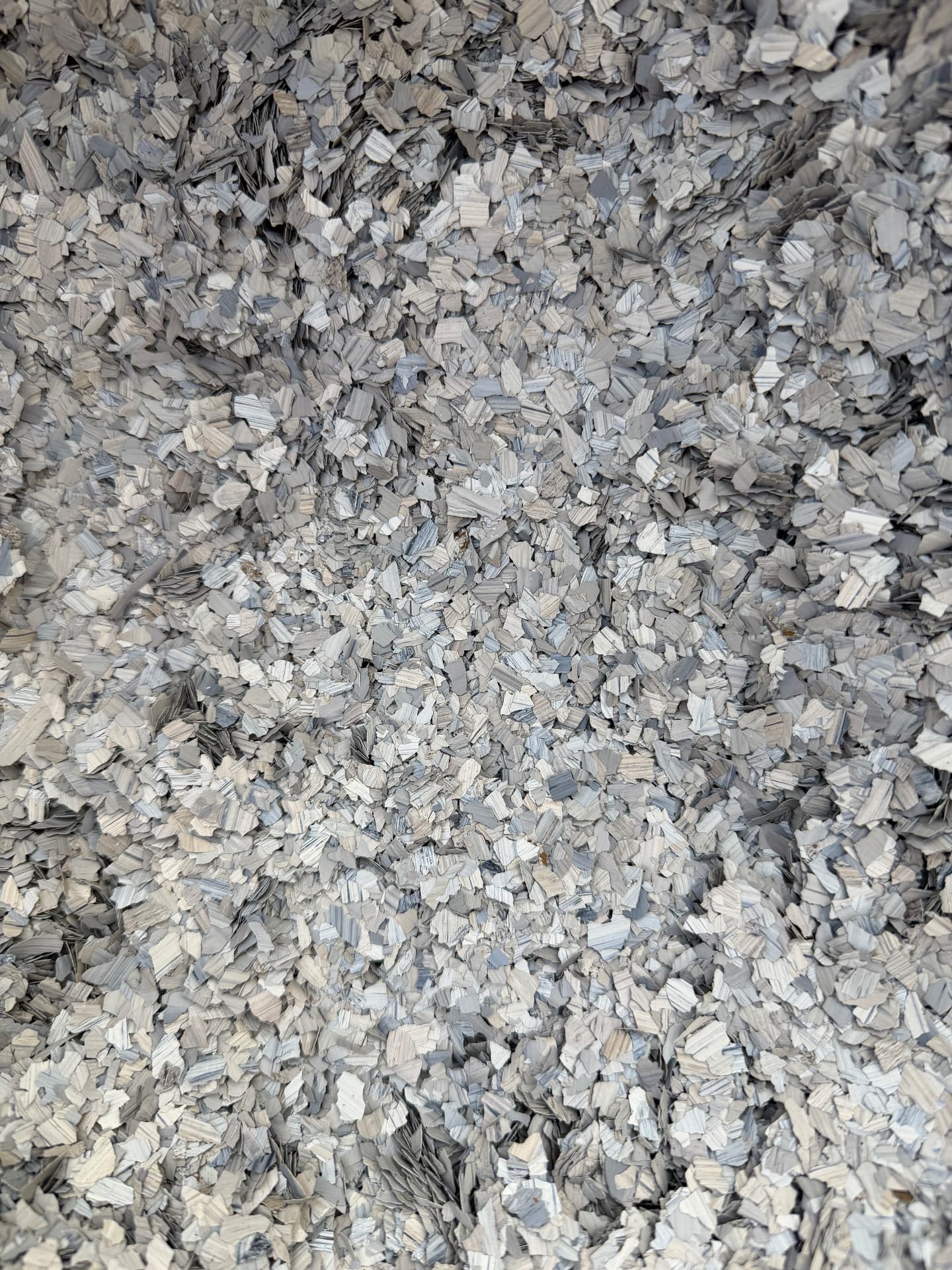 Obsidian epoxy flake color blend
